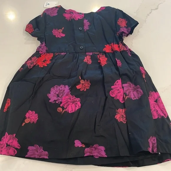 Baby gap size 2. Still have tags on. - Picture 3 of 3